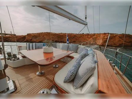 Deck of Anemos & Almyra, a Mariner Don 17 Ltd Anemos & Almyra yacht at Saranda, Albania