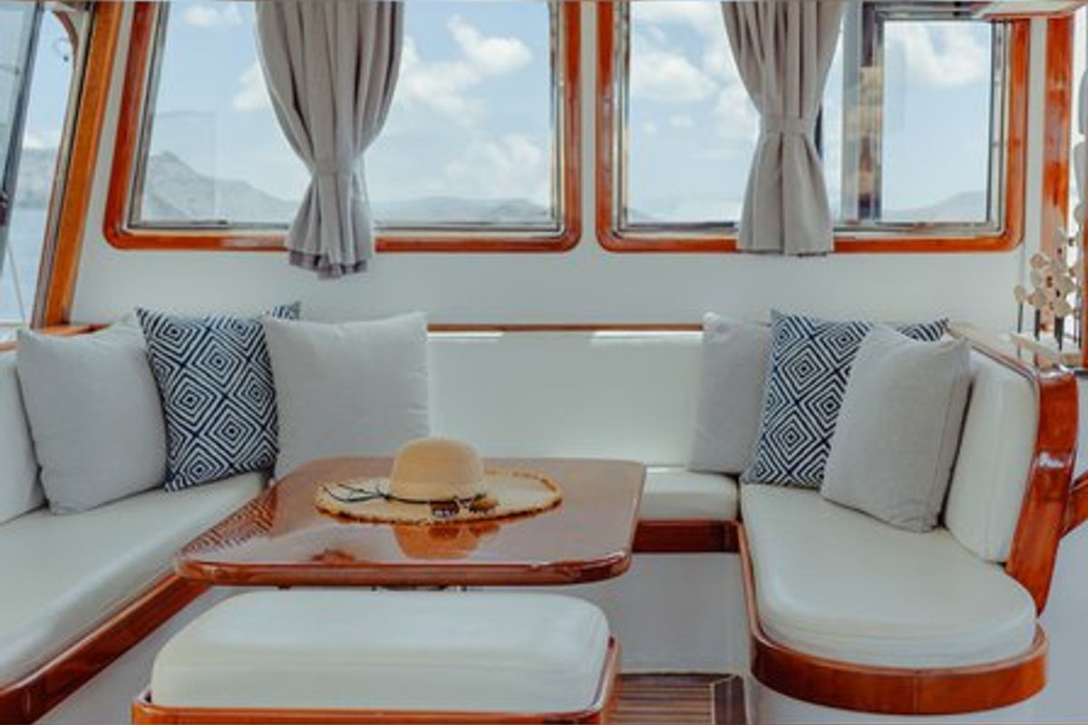 Salon of Anemos & Almyra, a Mariner Don 17 Ltd Anemos & Almyra yacht at Saranda, Albania