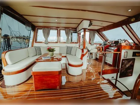 Salon of Anemos & Almyra, a Mariner Don 17 Ltd Anemos & Almyra yacht at Saranda, Albania