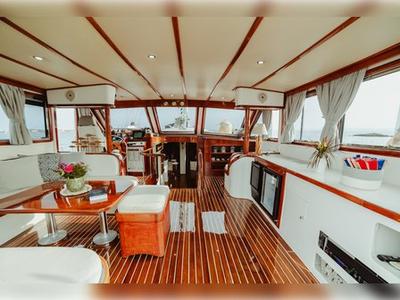 Salon of Anemos & Almyra, a Mariner Don 17 Ltd Anemos & Almyra yacht at Saranda, Albania