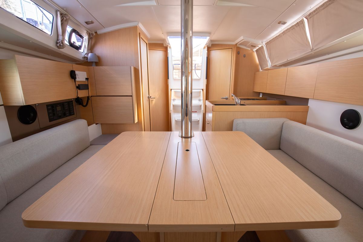 Salon of Levante, a Beneteau Oceanis 35.1 sailboat at Tonnarella, Italy