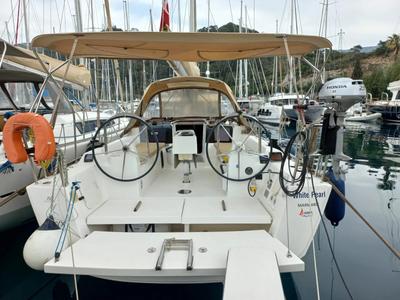 Cockpit of White Pearl, a Dufour 350 Grand Large sailboat at Marmaris, Turkey