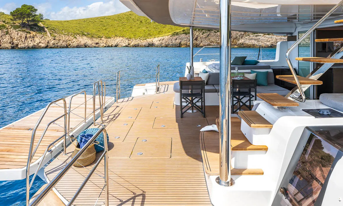 Linda, a Lagoon Lagoon 60 catamaran at Naples, Italy