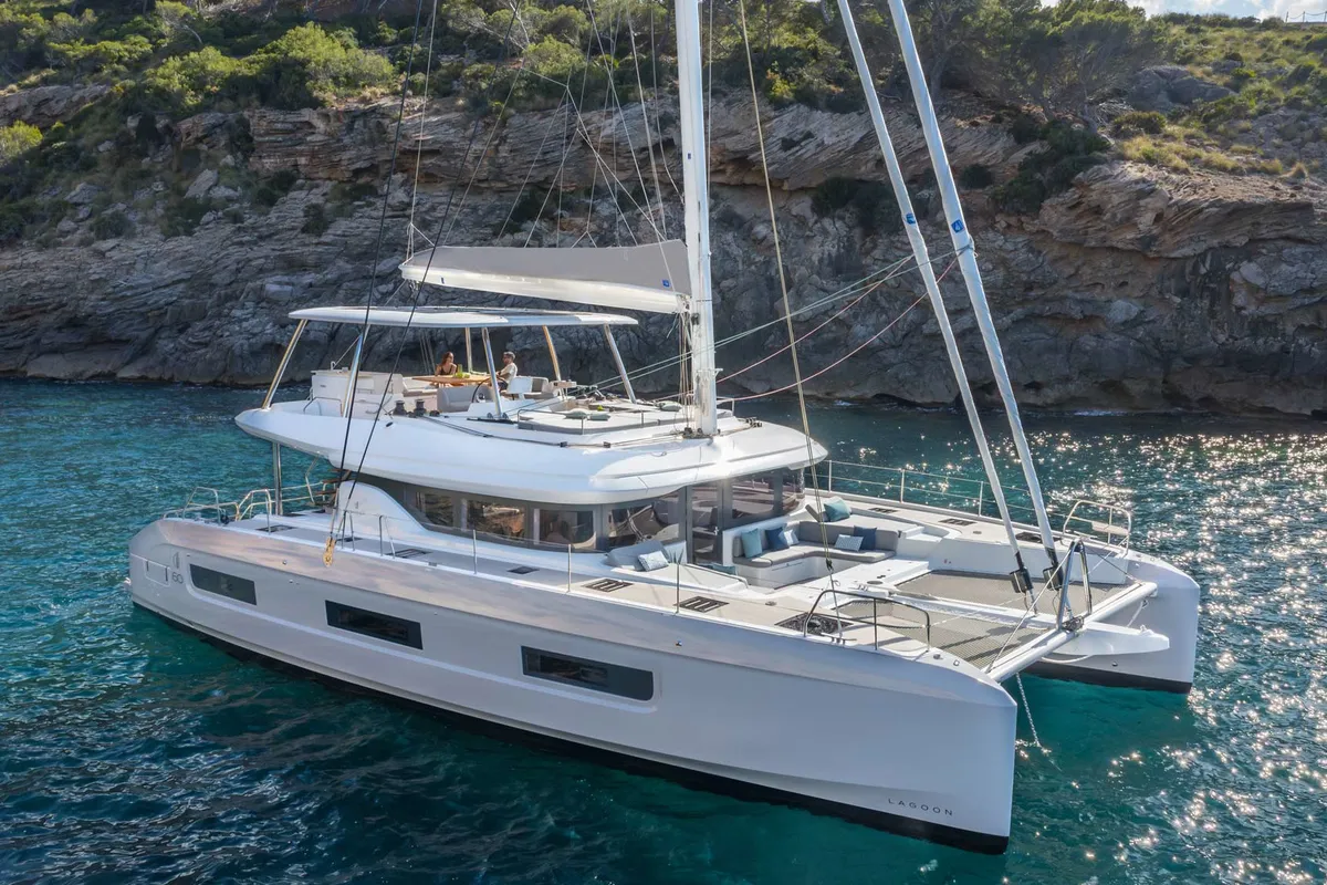 Linda, a Lagoon Lagoon 60 catamaran at Naples, Italy