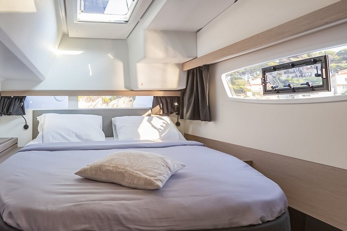 Cabin on Blue Serenity, a Fountaine Pajot Isla 40 catamaran at Parikia, Greece