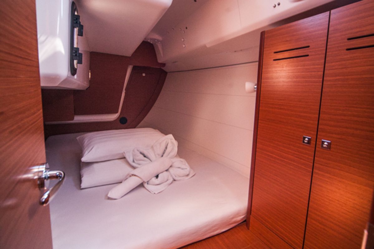 Cabin on Ida, a Dufour 350 GL sailboat at Primošten, Croatia