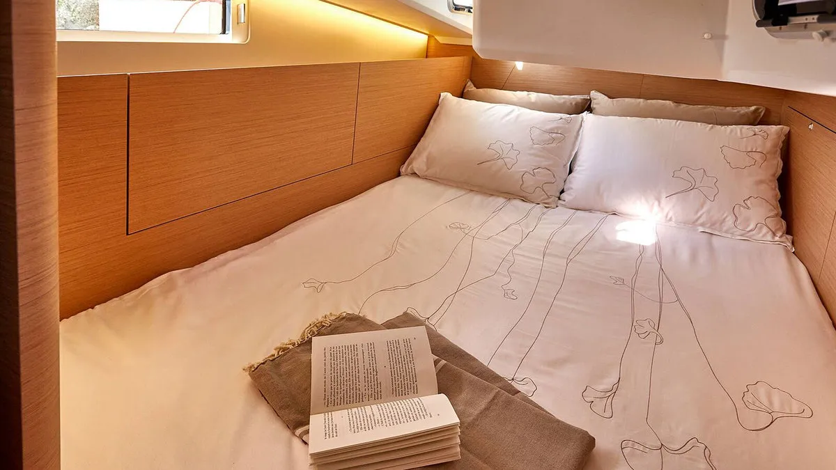 Cabin on Sunsail 410 Classic, a Jeanneau Sun Odyssey 410 sailboat at Općina Marina, Croatia