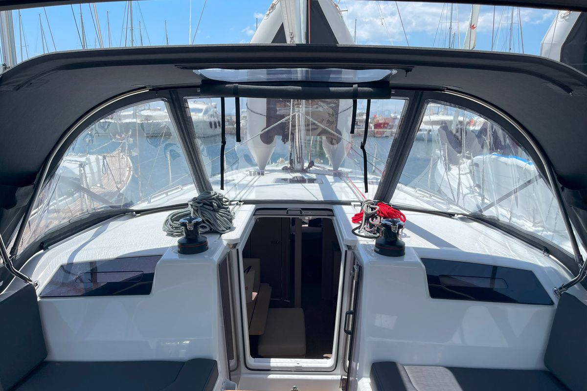 Deck of Neda, a Beneteau Oceanis 40.1 sailboat at Athens, Greece