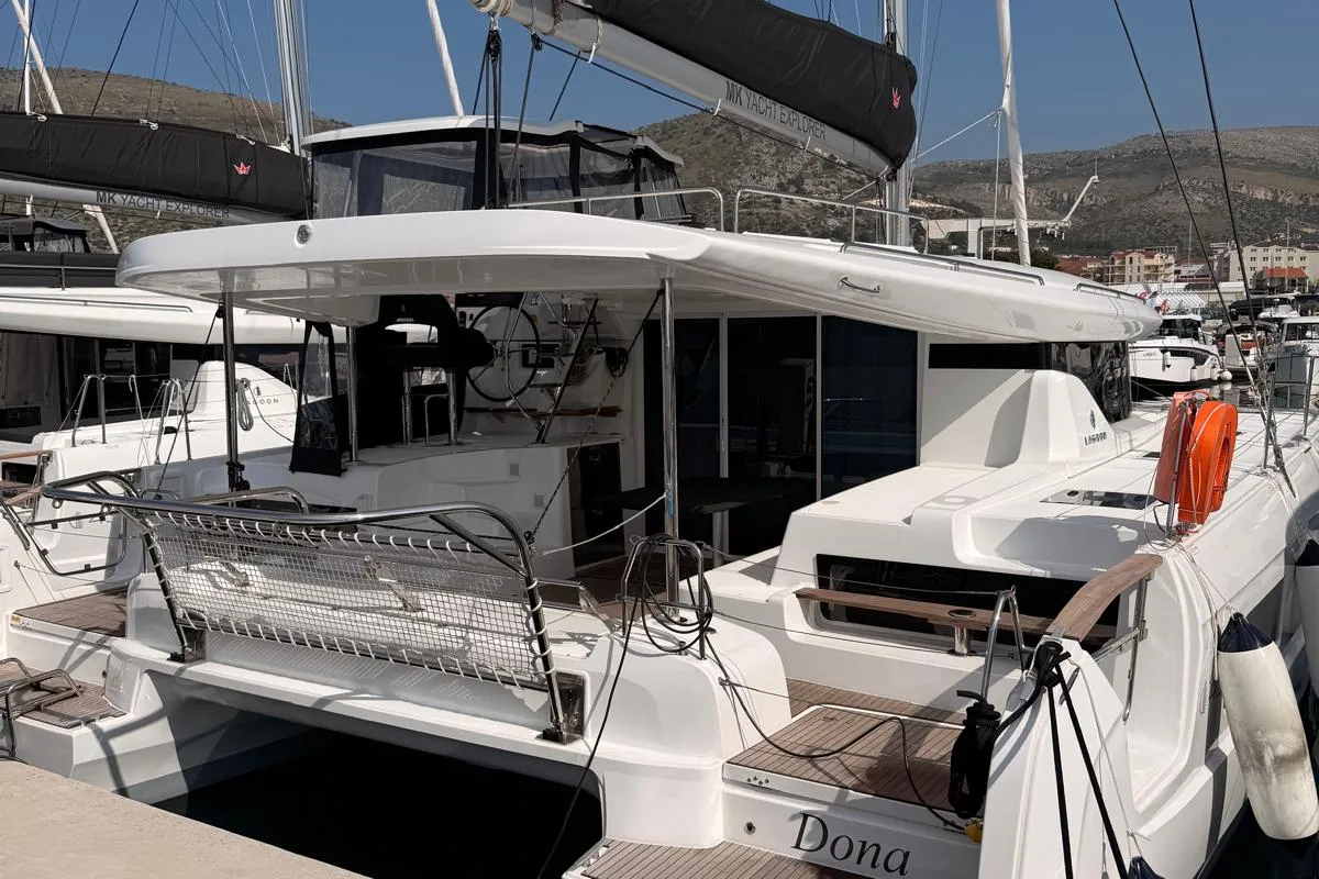 Dona, a Lagoon 43 catamaran at Seget Donji, Croatia