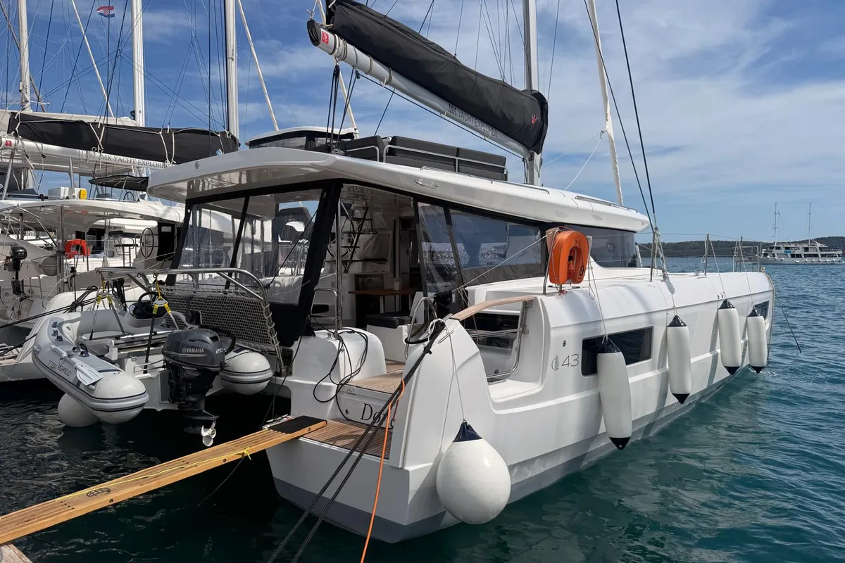 Dona, a Lagoon 43 catamaran at Seget Donji, Croatia