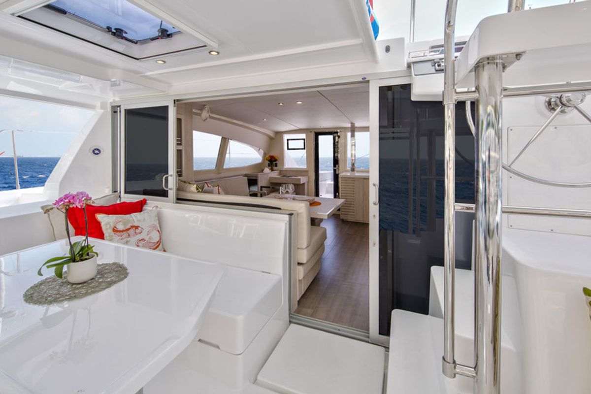 Salon of Sunsail 404 Classic, a Leopard 40 catamaran at Tonnarella, Italy