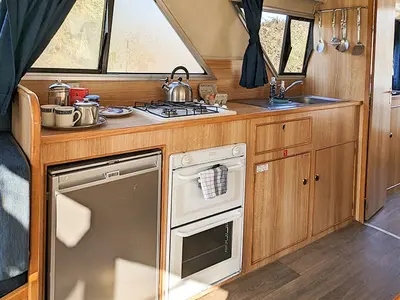 Salon of Cirrus B - Budget 16, a Gulet Cirrus B motorboat at Branges, France