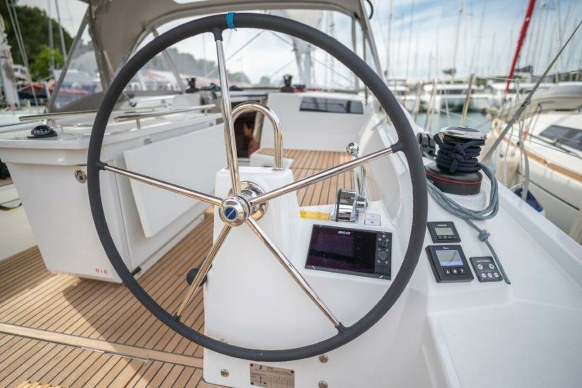 Cockpit of Keiki, a Beneteau Oceanis 40.1 sailboat at Općina Medulin, Croatia