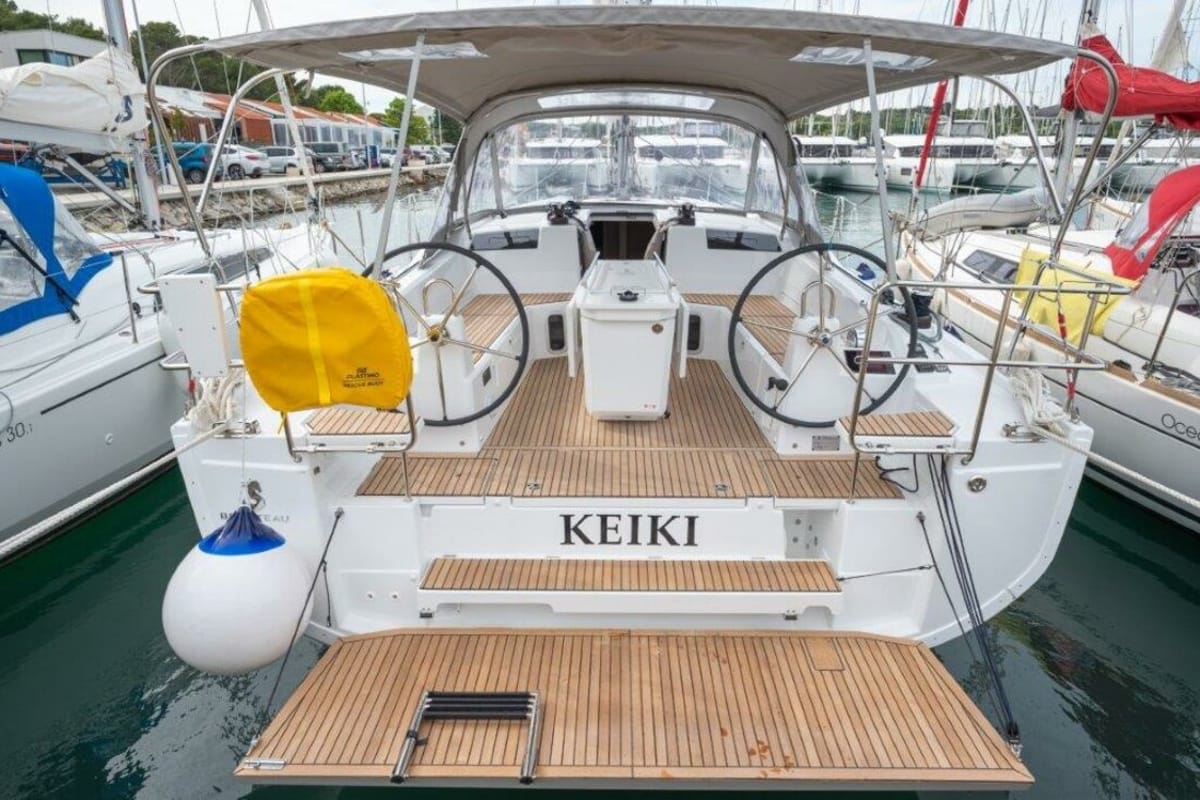 Deck of Keiki, a Beneteau Oceanis 40.1 sailboat at Općina Medulin, Croatia