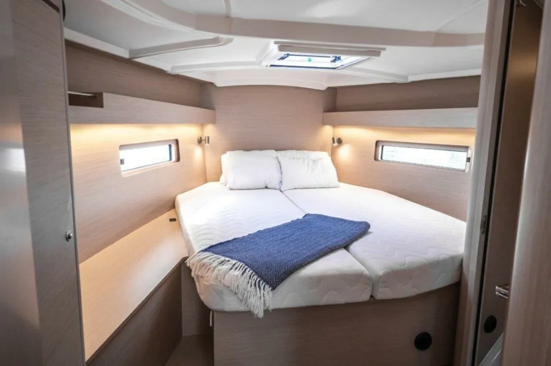 Cabin on Keiki, a Beneteau Oceanis 40.1 sailboat at Općina Medulin, Croatia