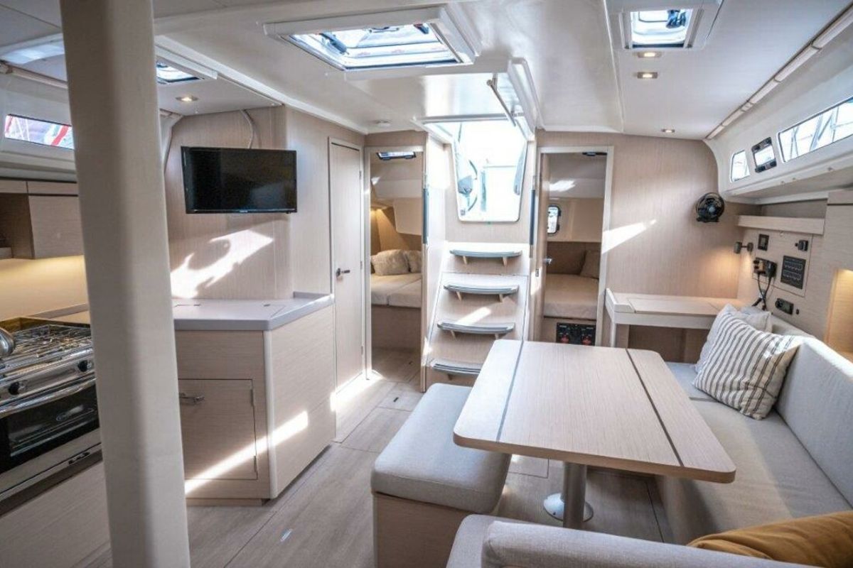 Salon of Keiki, a Beneteau Oceanis 40.1 sailboat at Općina Medulin, Croatia