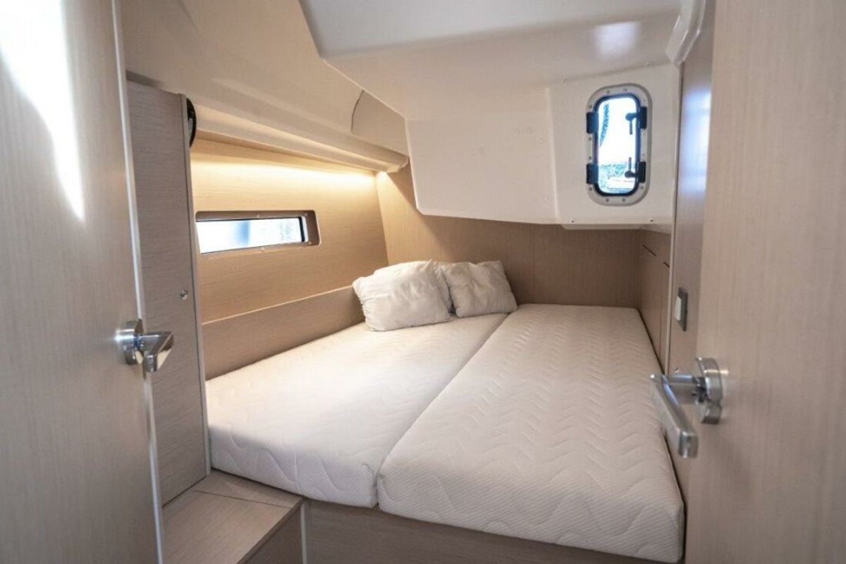Cabin on Keiki, a Beneteau Oceanis 40.1 sailboat at Općina Medulin, Croatia