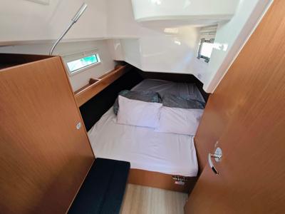 Cabin on Mai Tai, a Bavaria Cruiser 37 sailboat at Općina Sukošan, Croatia