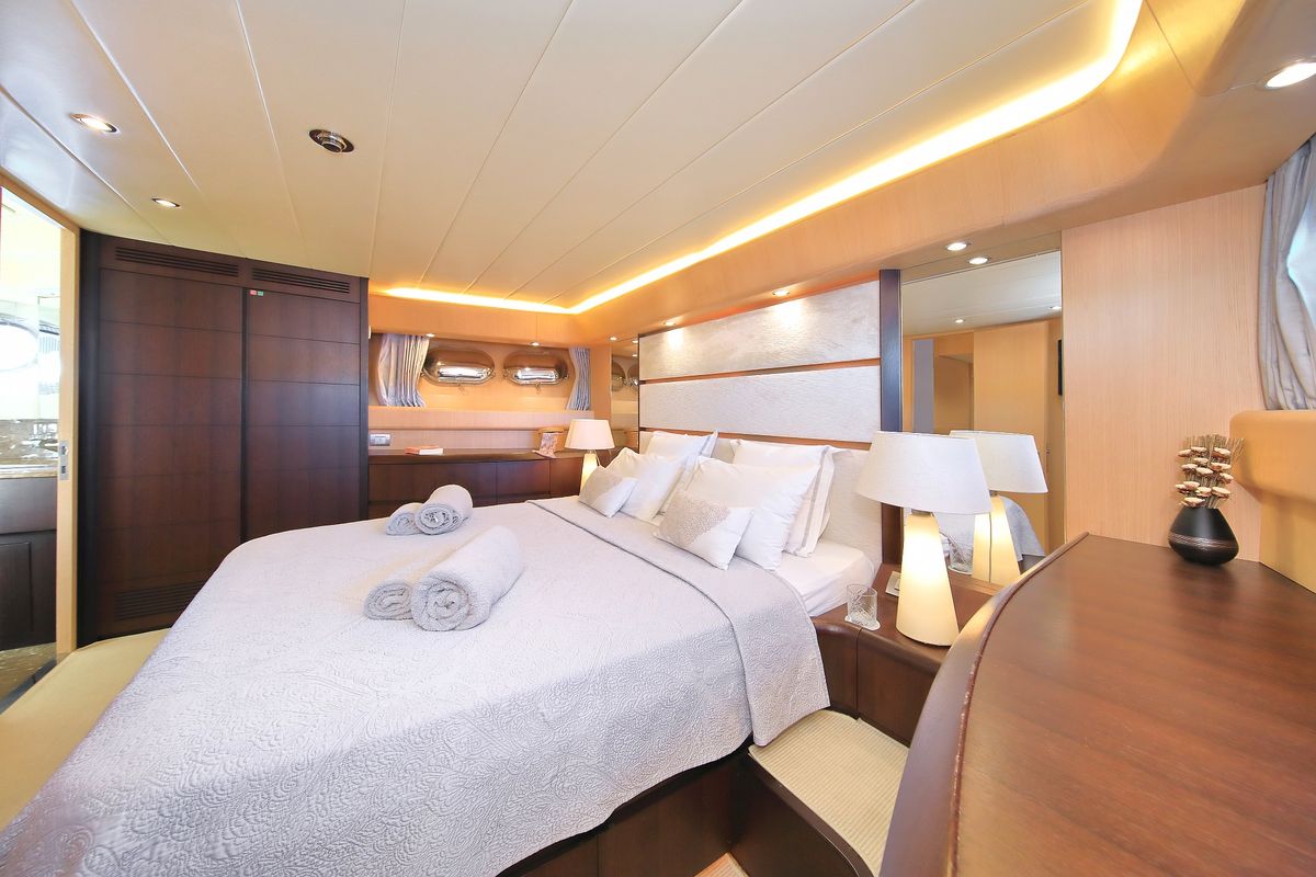 Cabin on Hope I, a Maiora 20S yacht at Grad Kaštela, Croatia