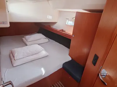 Cabin on Eris, a Bavaria Cruiser 46 sailboat at Općina Pakoštane, Croatia