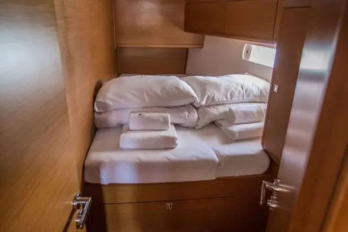 Cabin on Freyja, a Jeanneau Sun Odyssey 519 sailboat at Seget Donji, Croatia