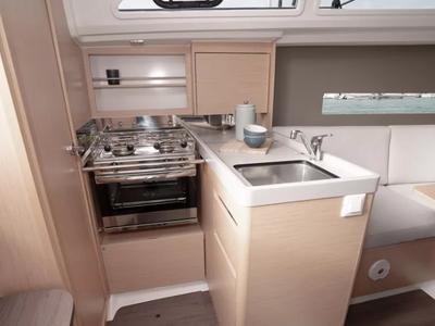 Galley of Miniscule, a Beneteau Oceanis 30.1 sailboat at Toulon, France
