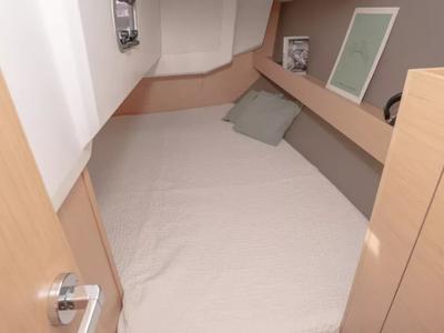 Cabin on Miniscule, a Beneteau Oceanis 30.1 sailboat at Toulon, France