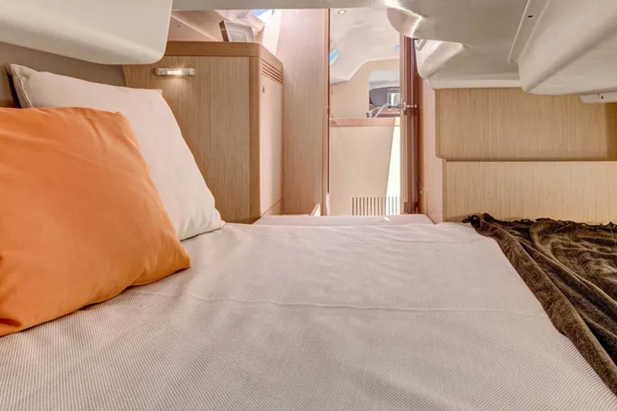 Cabin on Oceanis 31 Classic, a Beneteau Oceanis 31 sailboat at Procida, Italy