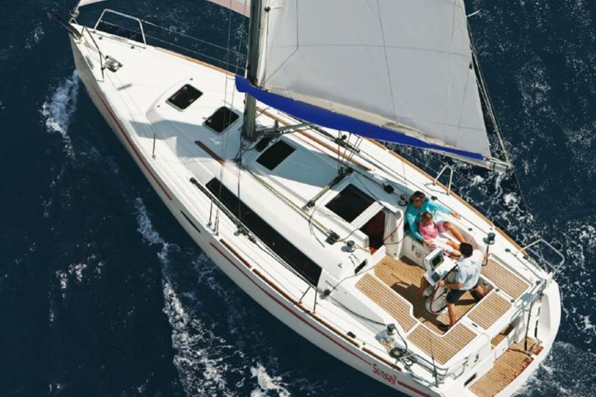 Exterior view of Oceanis 31 Classic, a Beneteau Oceanis 31 sailboat at Procida, Italy