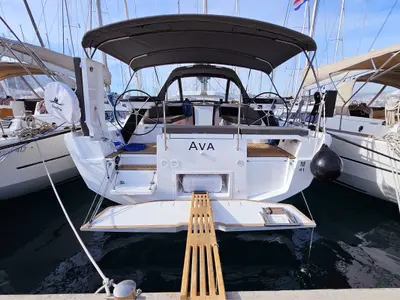 Ava (A/C & gen)
