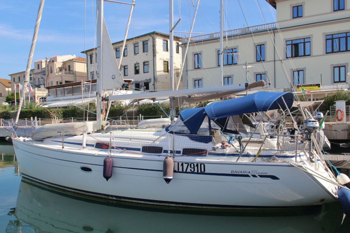 Exterior view of Gigiona, a Bavaria 37 Cruiser sailboat at San Vincenzo, Italy