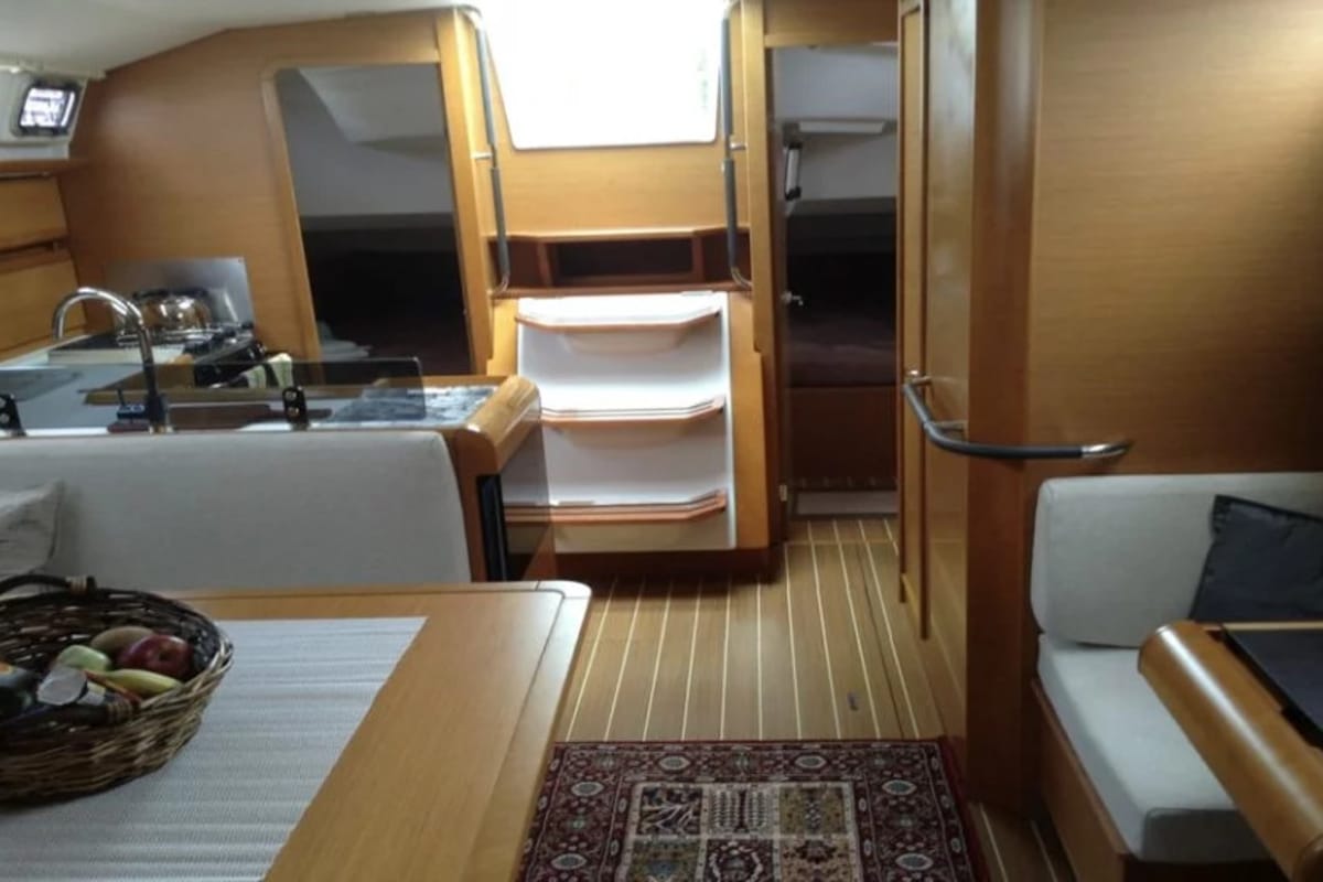 Salon of Korinne, a Jeanneau Sun Odyssey 409 sailboat at Kontokali, Greece
