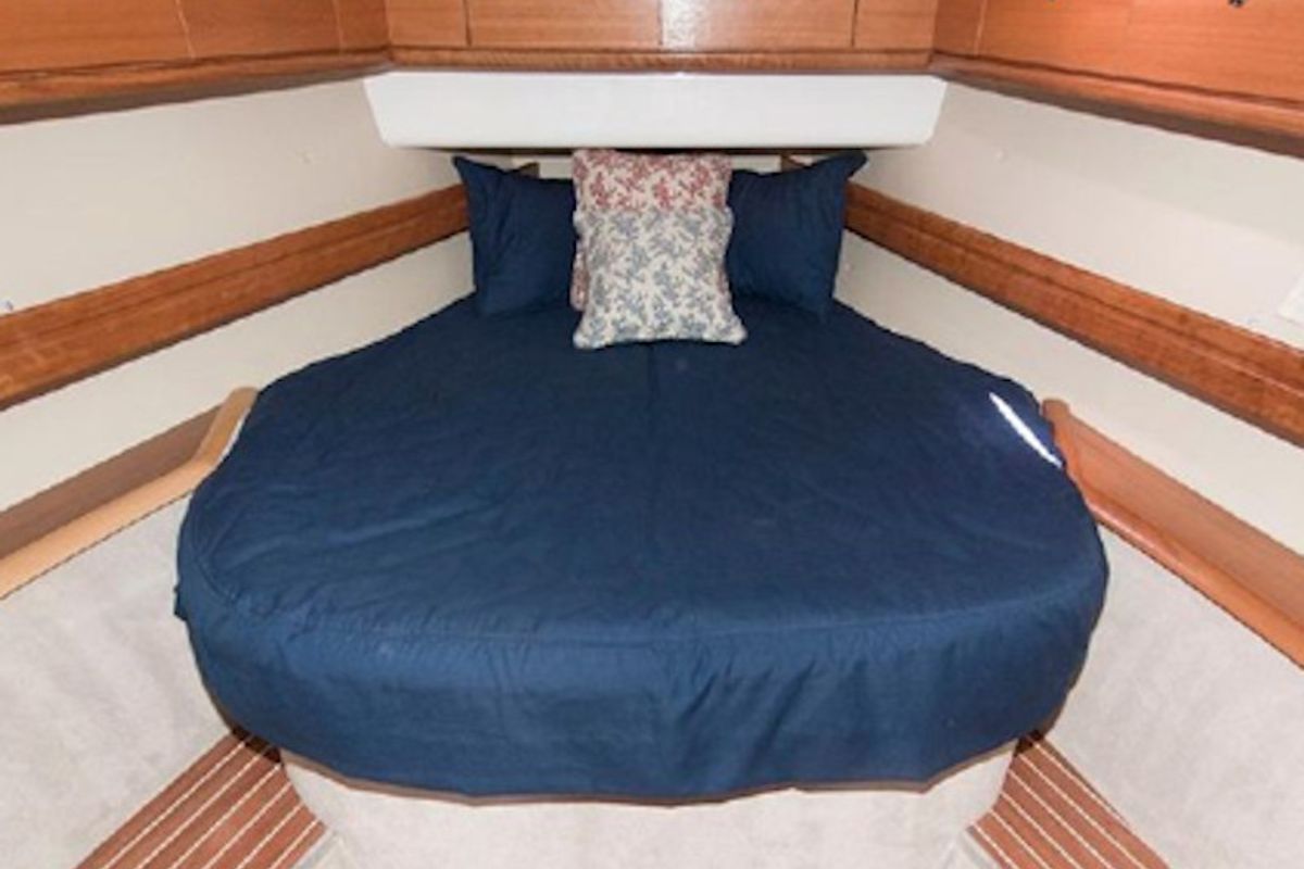 Cabin on Biki, a Bavaria 46 sailboat at Pisticci, Italy