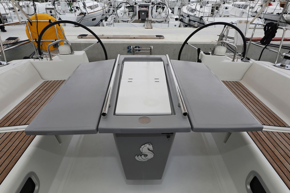 Cockpit of Zyntha, a Beneteau Oceanis 41 sailboat at Općina Sukošan, Croatia