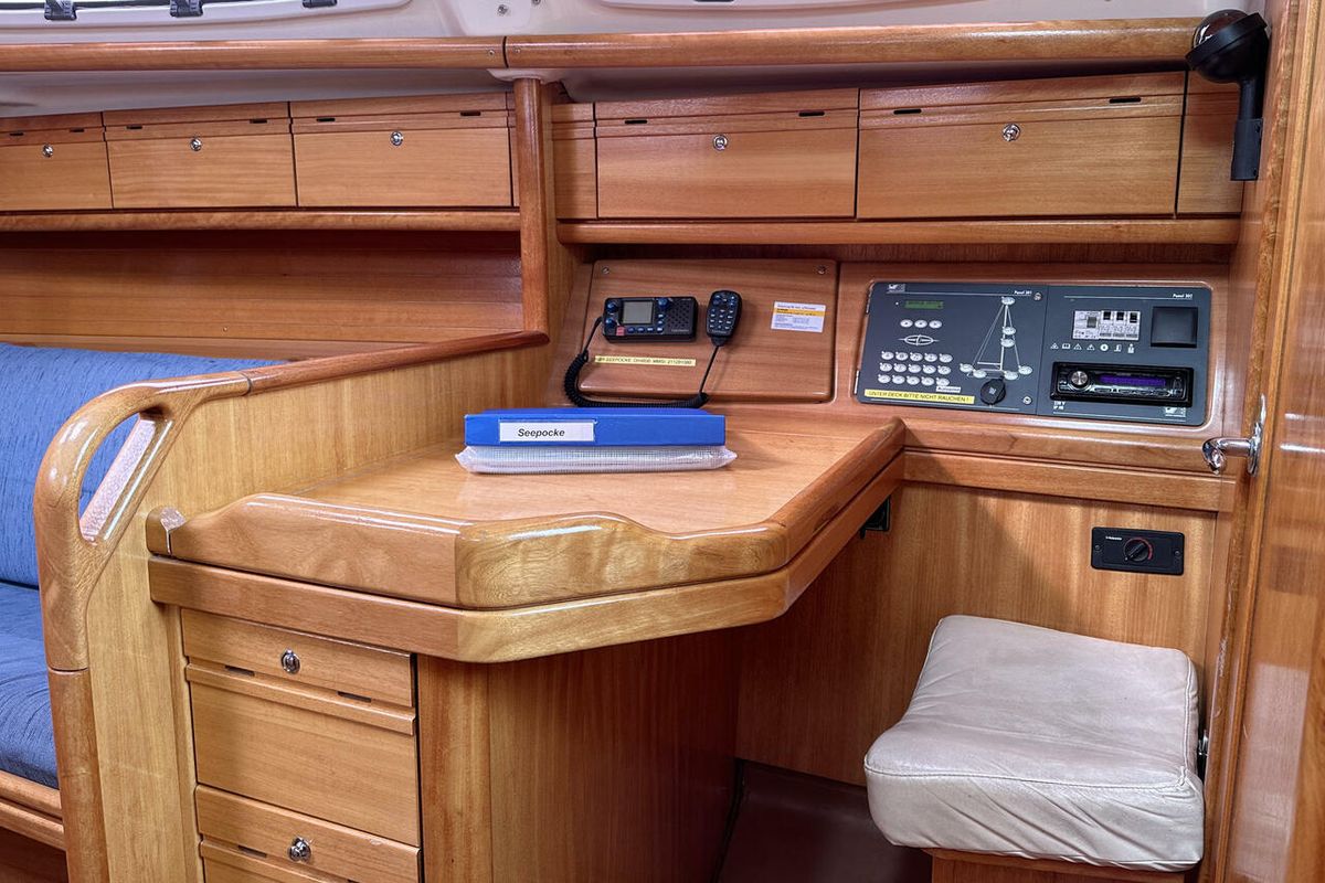 Salon of Seepocke, a Bavaria 31 Cruiser sailboat at Flensburg, Germany