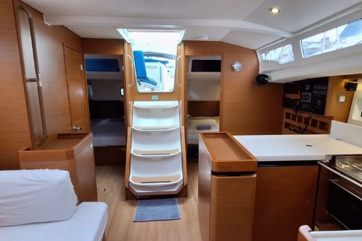 Salon of Soyka, a Jeanneau Sun Odyssey 440 sailboat at Grad Šibenik, Croatia