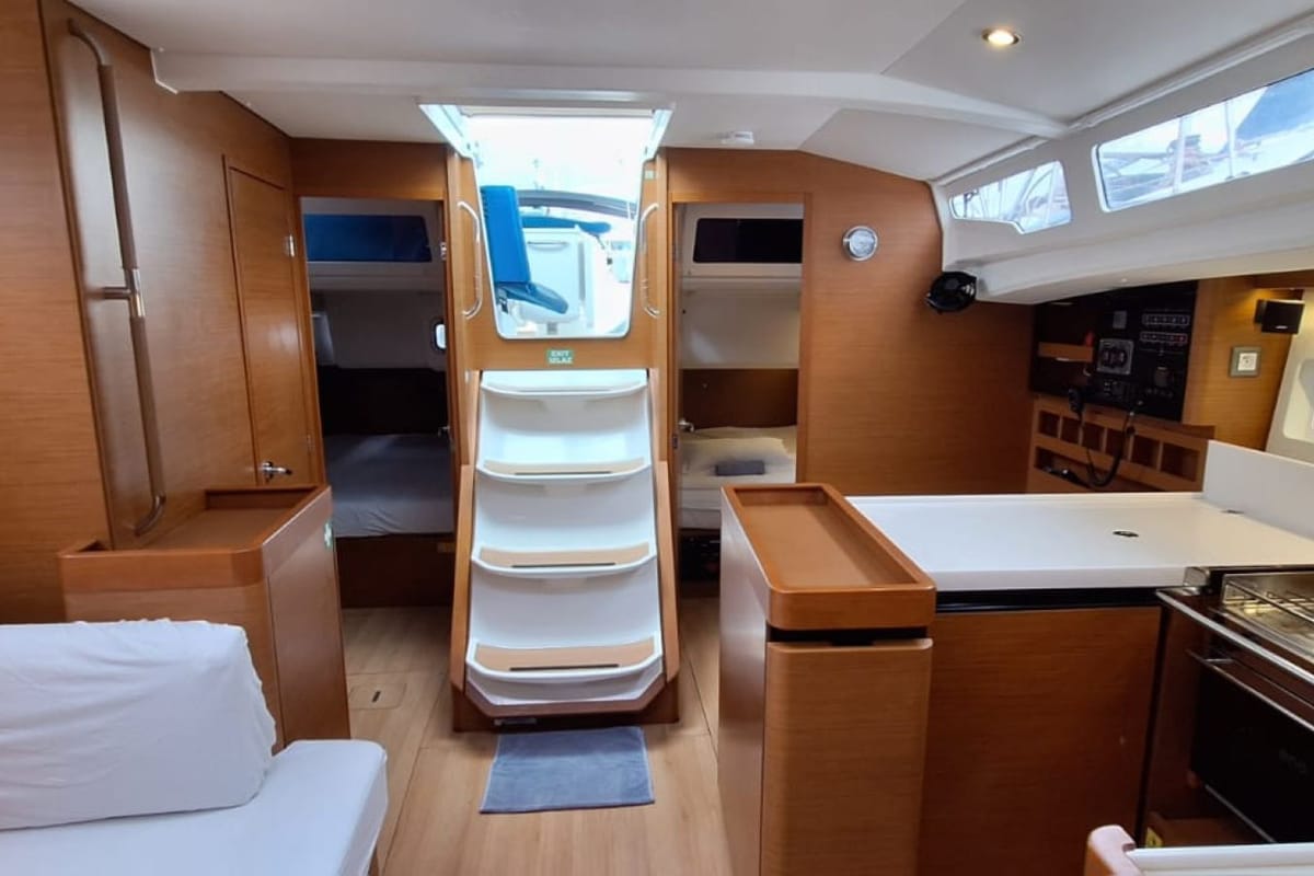 Salon of Soyka, a Jeanneau Sun Odyssey 440 sailboat at Grad Šibenik, Croatia