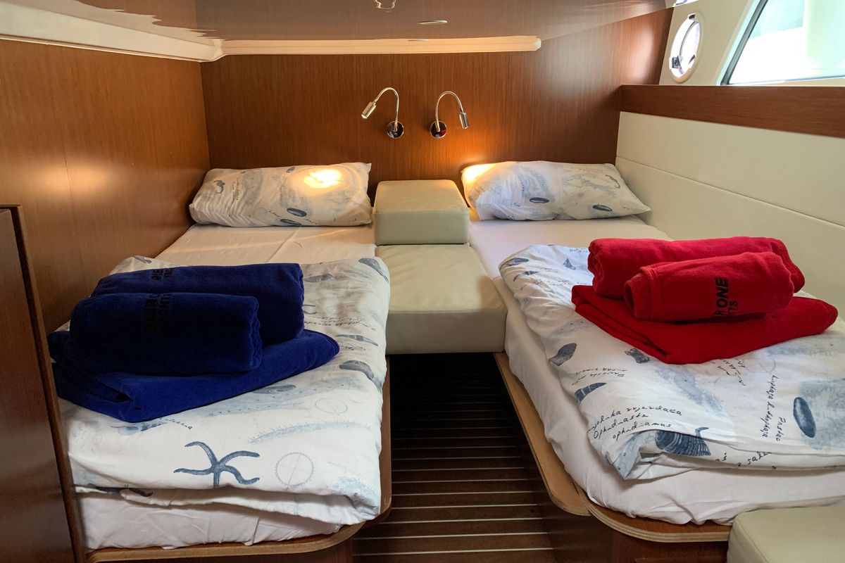 Cabin on Sunrise, a Bavaria Virtess 420 Fly motorboat at Grad Trogir, Croatia
