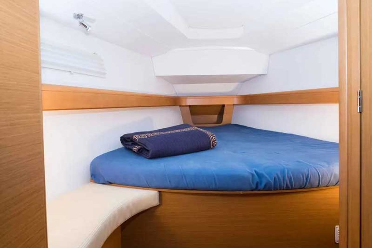 Cabin on Malandrina, a Jeanneau Sun Odyssey 42DS sailboat at Punta Ala, Italy