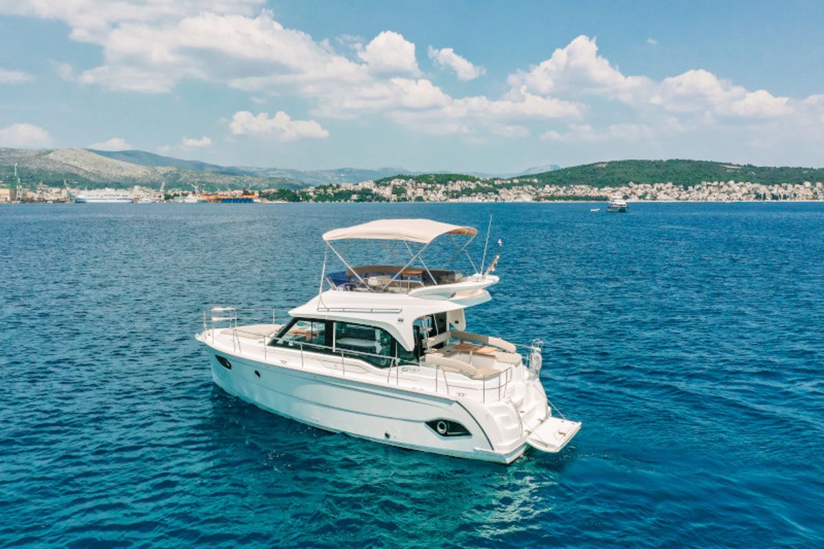 Exterior view of Danijela, a Bavaria E40 Fly motorboat at Seget Donji, Croatia