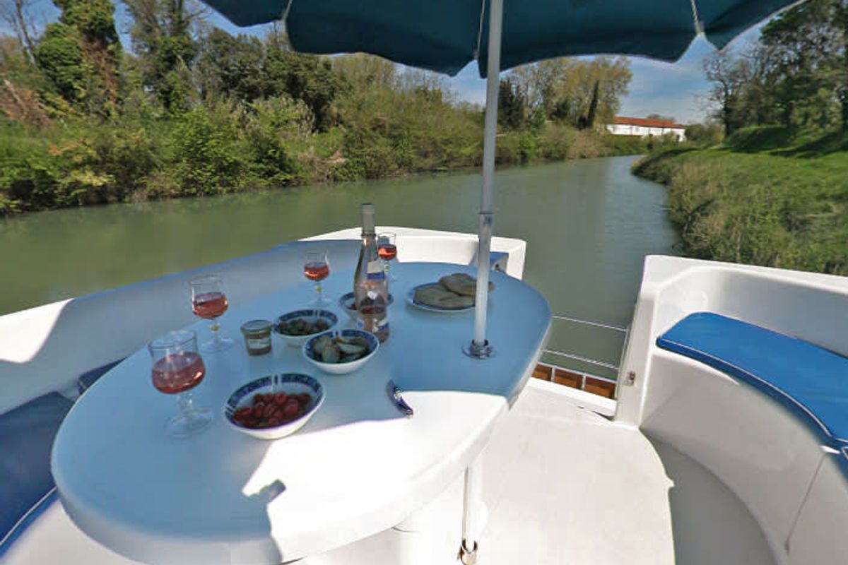 Deck of Royal Mystique A, a Cygnet Royal Mystique motorboat at Saint-Usage, France