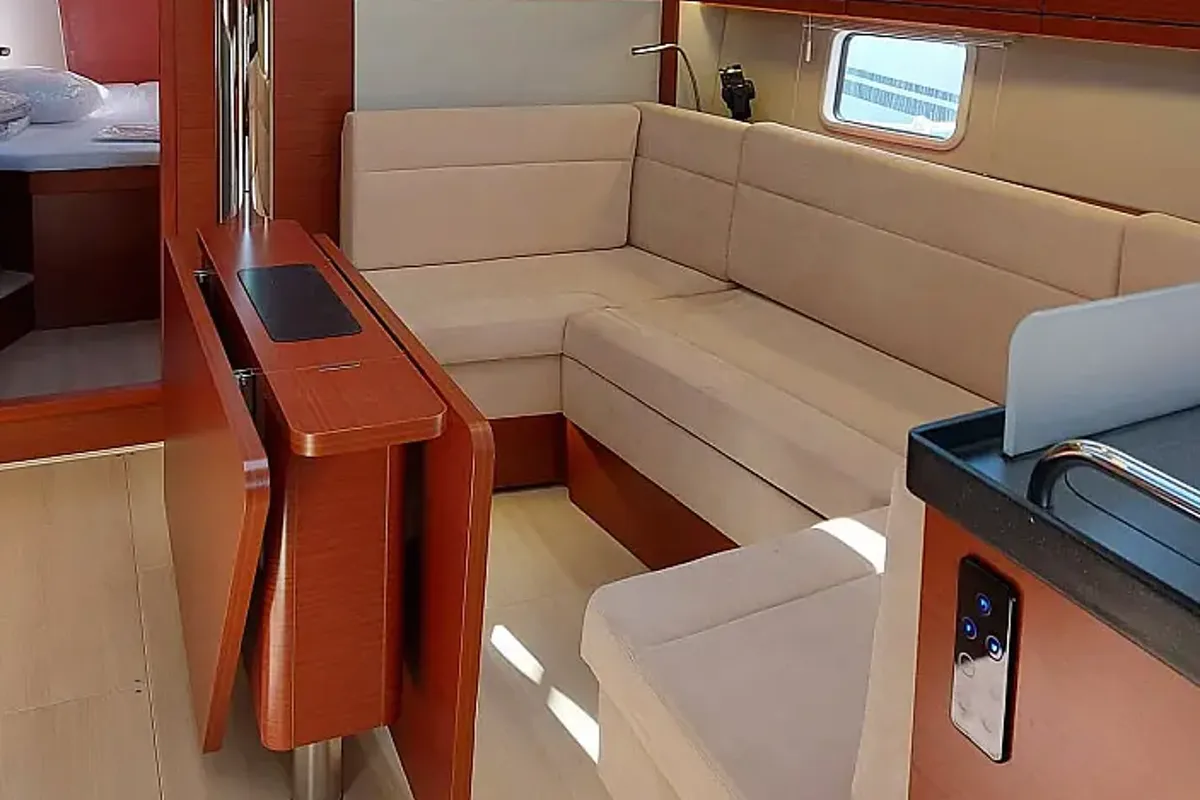 Salon of Polynoe, a Hanse Yachts Hanse 418 sailboat at Lavrion - Olympic Marine