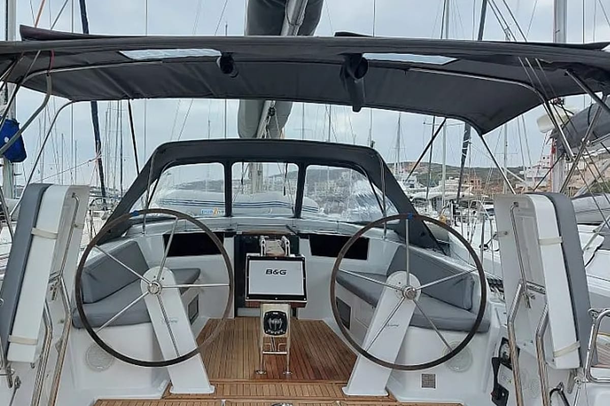 Polynoe, a Hanse Yachts Hanse 418 sailboat at Lavrion - Olympic Marine