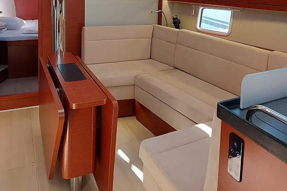 Polynoe, a Hanse Yachts Hanse 418 sailboat at Lavrion - Olympic Marine
