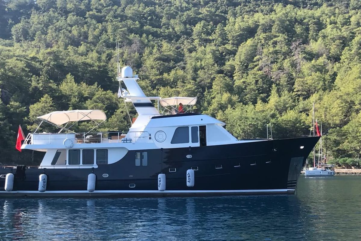 Cabin on Troy Explorer, a Chung Hwa Boat Building Co. Ltd Trawler 77 yacht at Bodrum, Turkey