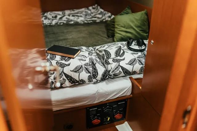 Cabin on HAPPY, a Beneteau Oceanis 38 sailboat at Grad Šibenik, Croatia