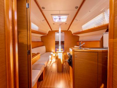 Salon of Ribellina, a Jeanneau Sun Odyssey 33i sailboat at San Vincenzo, Italy