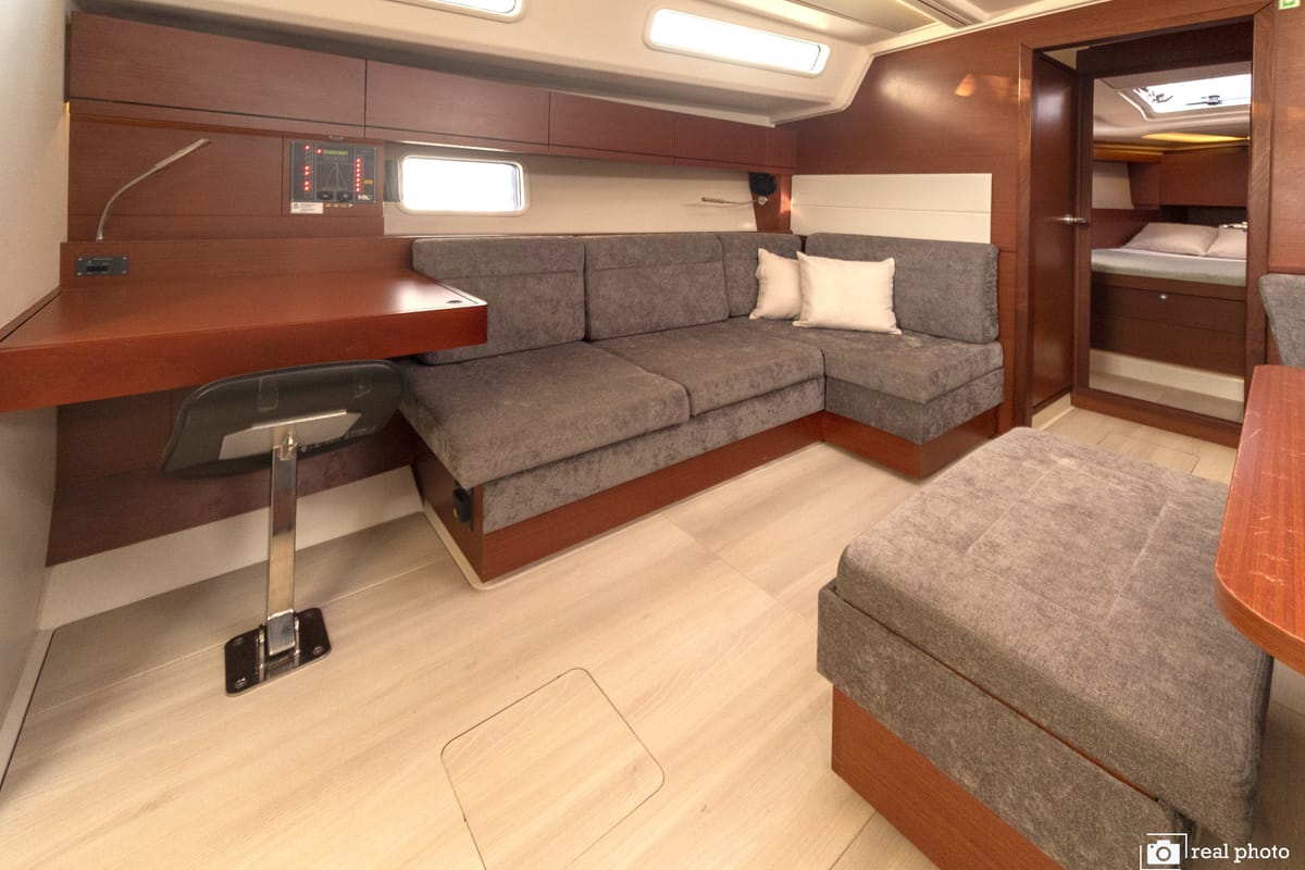 Salon of Bea, a Hanse Yachts Hanse 458 sailboat at Puntone di Scarlino, Italy