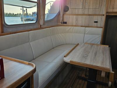 Salon of Fortuna, a Gruno 41 Excellent motorboat at Akkrum, Netherlands