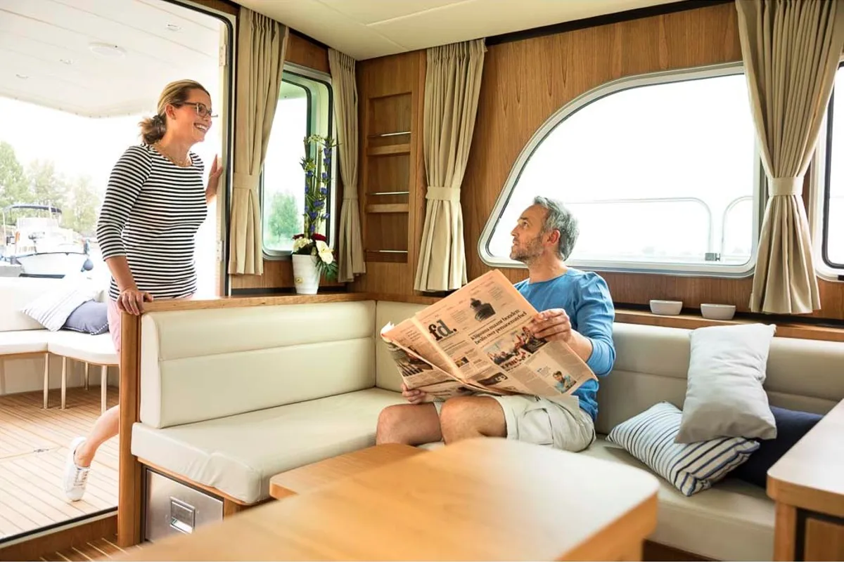 Salon of Luna Amanda, a Linssen Grand Sturdy 40.9 Sedan other at Kinrooi, Belgium